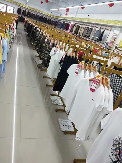 大富豪服装购物广场经营项目 男装 女装 童装 鞋帽 针织床品 玩具等