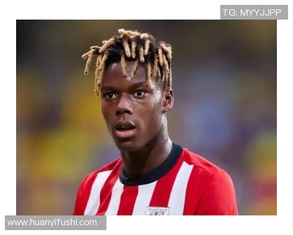 足球明星的帅娃们：继承父母光环的未来球场之星